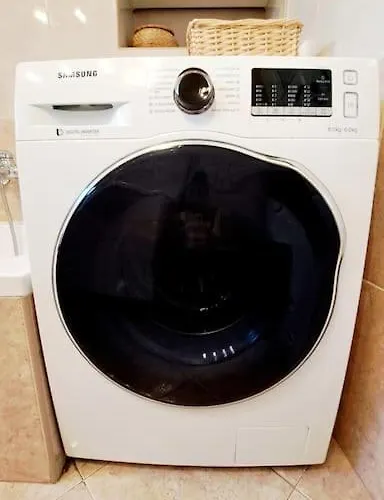 Ellity * 茨里克韦尼察